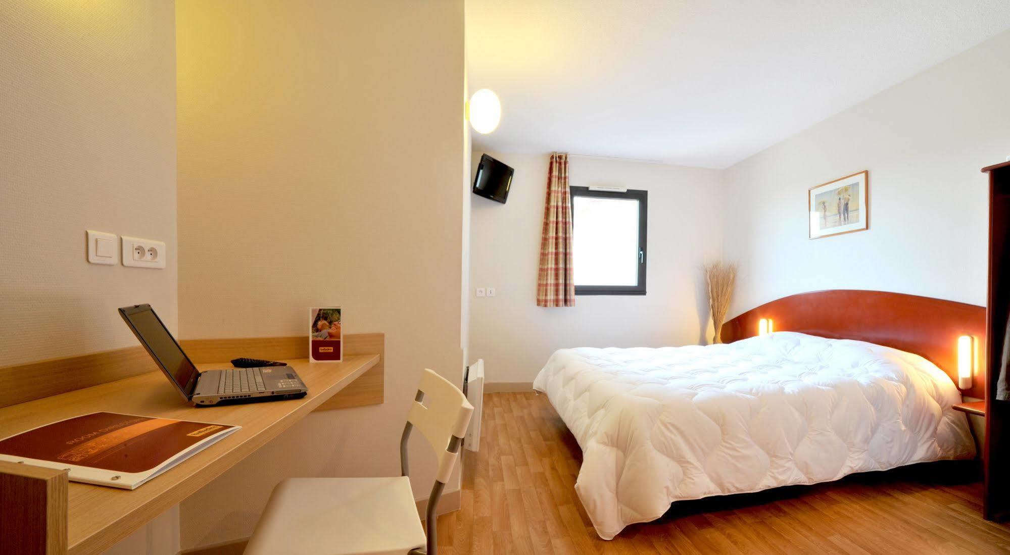 Hotel & Residence Site Du Futuroscope Jaunay-Clan Ngoại thất bức ảnh